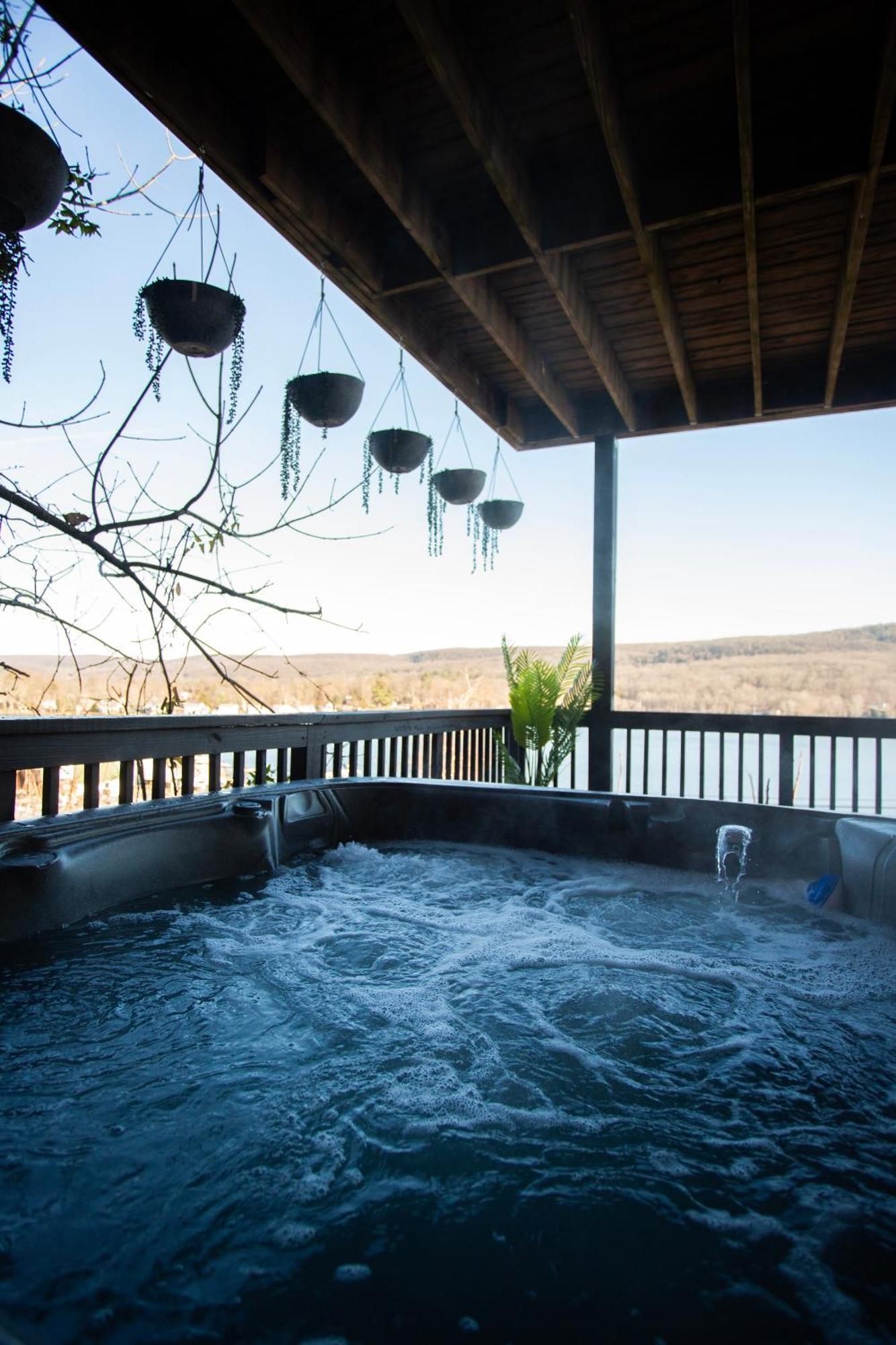 Lakeview House - Hot Tub - Firepit - Stunning Views - Spacious Deck - Cozy Living Room - Bar Greenwood Lake Εξωτερικό φωτογραφία
