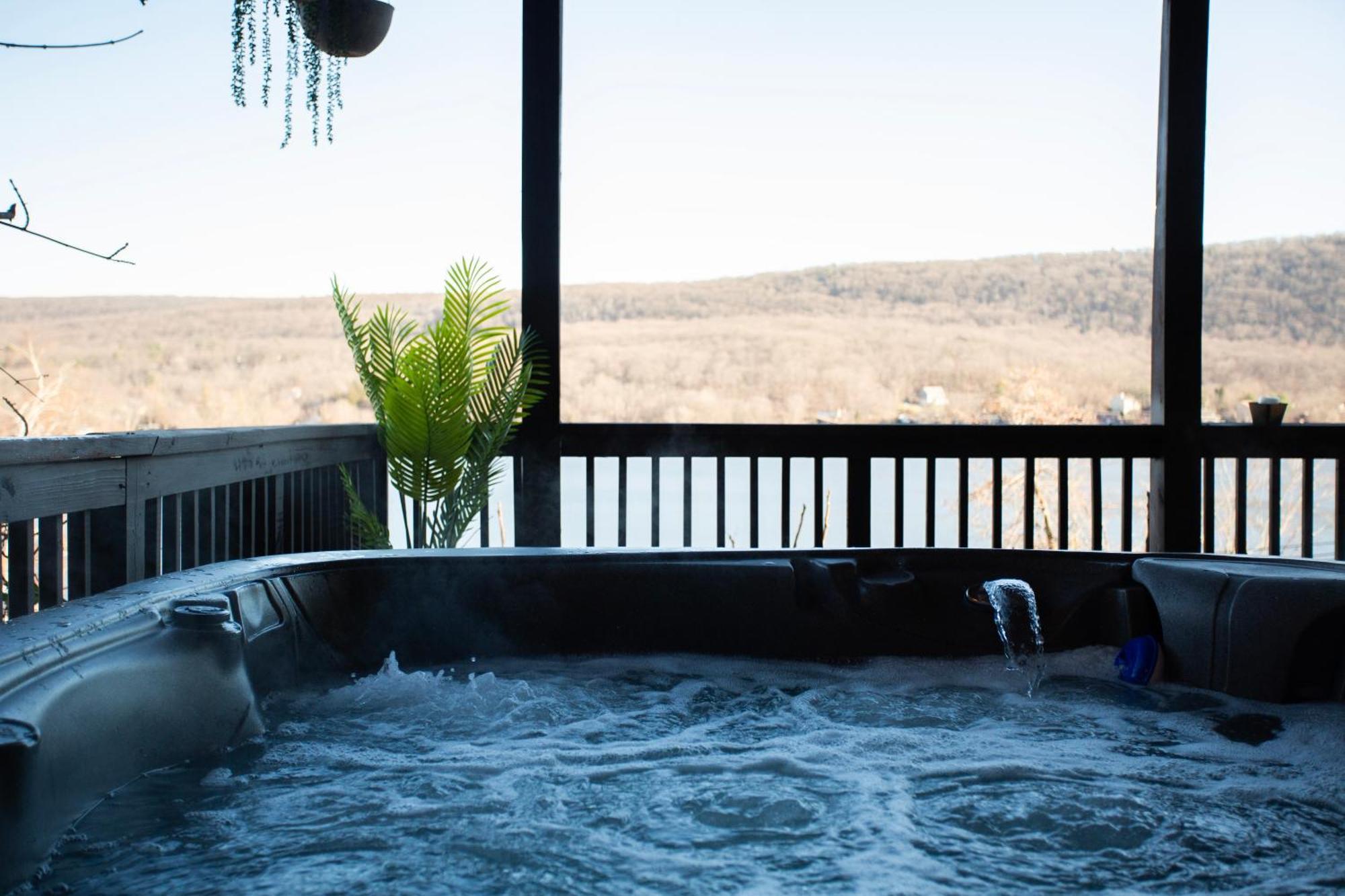 Lakeview House - Hot Tub - Firepit - Stunning Views - Spacious Deck - Cozy Living Room - Bar Greenwood Lake Εξωτερικό φωτογραφία