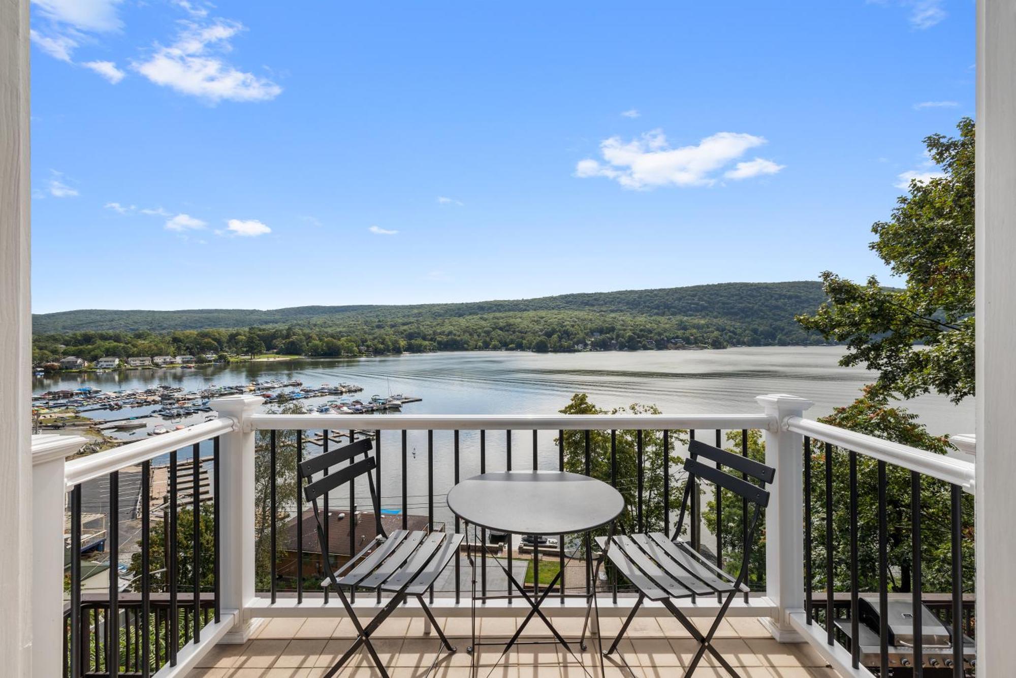 Lakeview House - Hot Tub - Firepit - Stunning Views - Spacious Deck - Cozy Living Room - Bar Greenwood Lake Εξωτερικό φωτογραφία